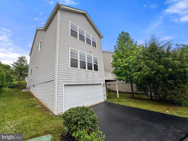 102 PEARL ST, Herndon, VA 20170