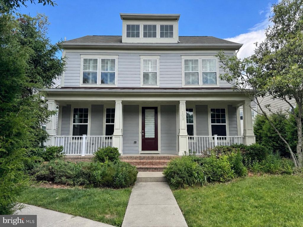 102 PEARL ST, Herndon, VA 20170