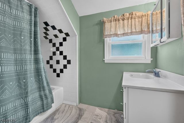 19 Ashwood Ter, West Orange Twp., NJ 07052