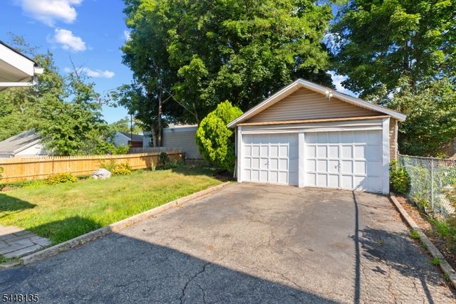 19 Ashwood Ter, West Orange Twp., NJ 07052