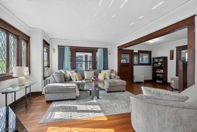 19 Ashwood Ter, West Orange Twp., NJ 07052