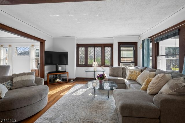 19 Ashwood Ter, West Orange Twp., NJ 07052