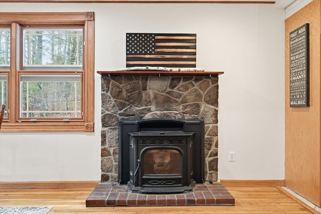 8 Searle St, Georgetown, MA 01833