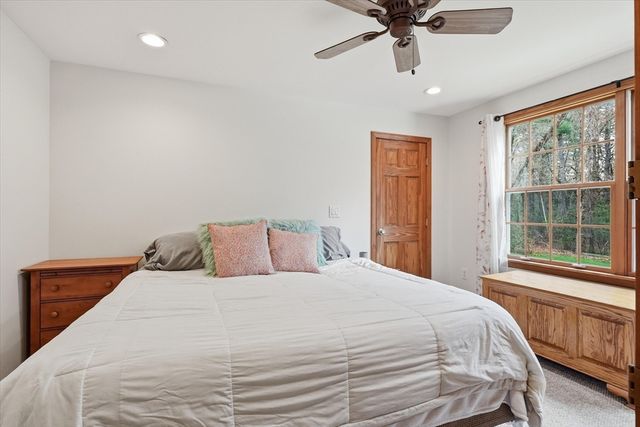 8 Searle St, Georgetown, MA 01833