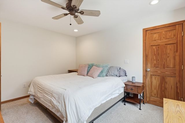 8 Searle St, Georgetown, MA 01833