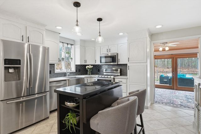 8 Searle St, Georgetown, MA 01833