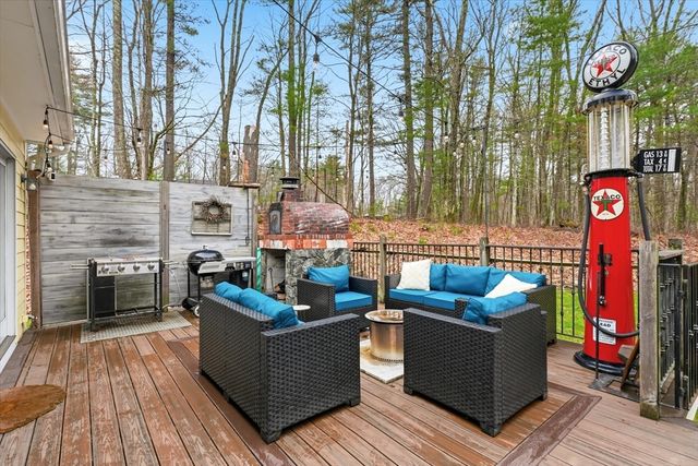 8 Searle St, Georgetown, MA 01833