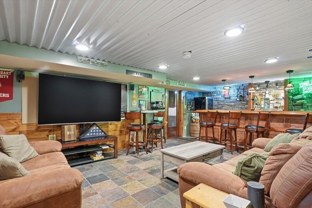 8 Searle St, Georgetown, MA 01833