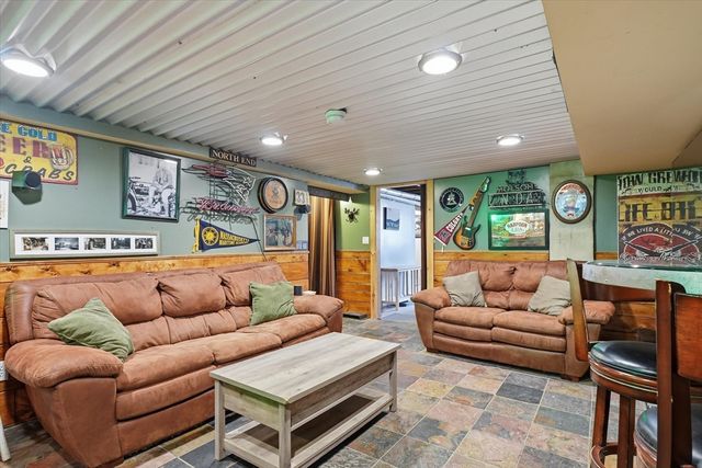 8 Searle St, Georgetown, MA 01833