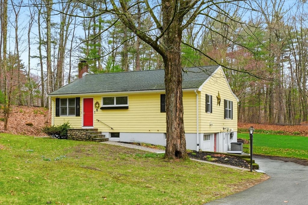 8 Searle St, Georgetown, MA 01833
