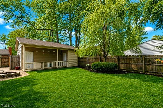 7580 Primrose Drive, Mentor On The Lake, OH 44060