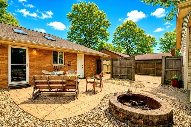 7580 Primrose Drive, Mentor On The Lake, OH 44060