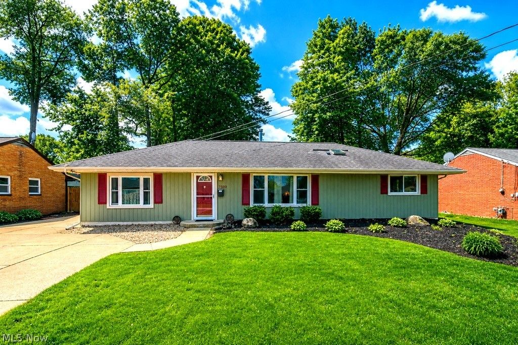 7580 Primrose Drive, Mentor On The Lake, OH 44060