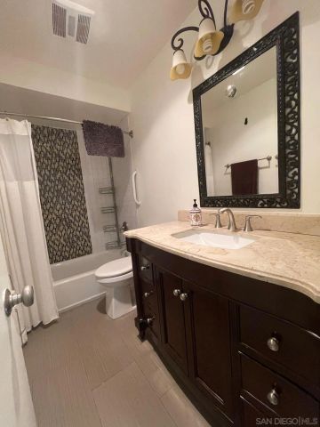 2510 Torrey pines Rd 413, La Jolla, CA 92037