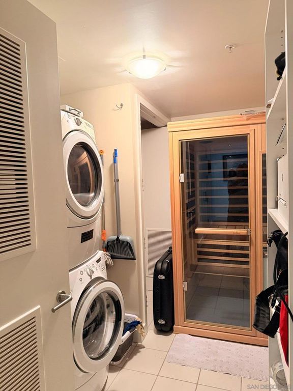 Image 18 of property listing at 1325 Pacific Highway 1301, San Diego, CA 92101