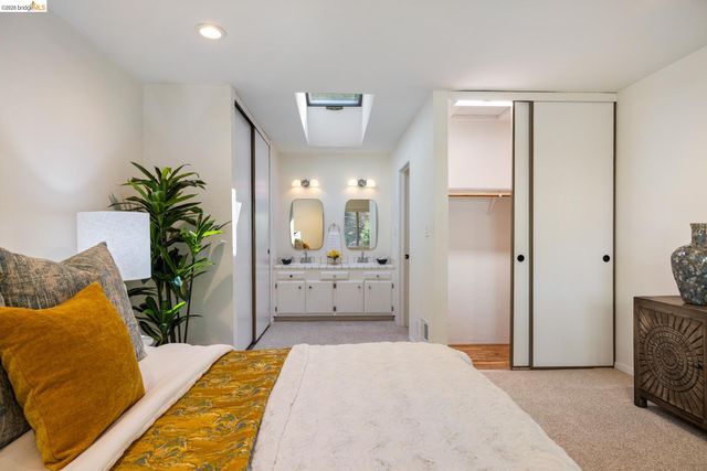 6660 Sobrante Rd, Oakland, CA 94611
