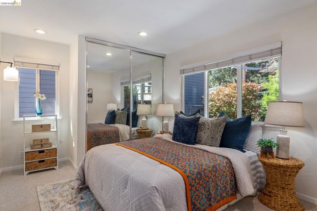 6660 Sobrante Rd, Oakland, CA 94611