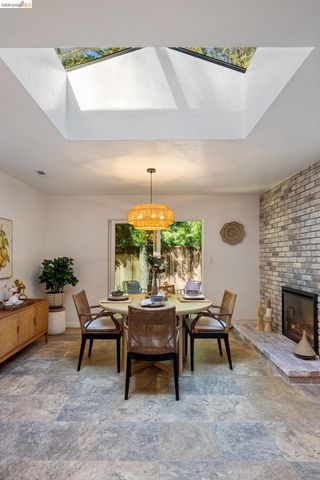 6660 Sobrante Rd, Oakland, CA 94611