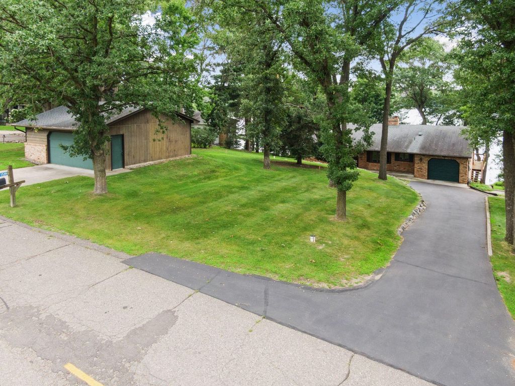 11539 42nd Street SE, Clear Lake, MN 55319