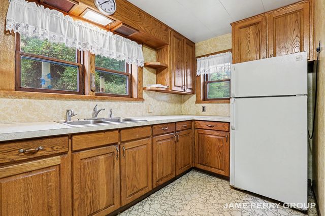 3505 S Sheridan Road, Sheridan, MI 48884
