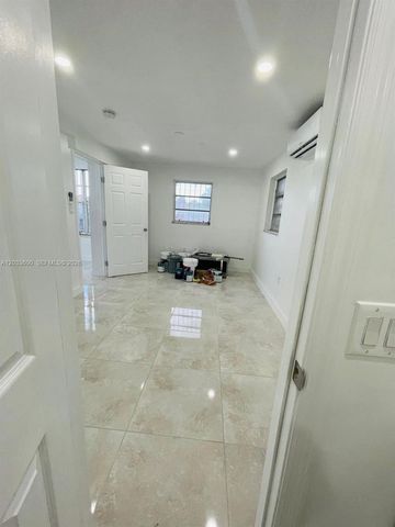 2437 NW 98th St, Miami, FL 33147