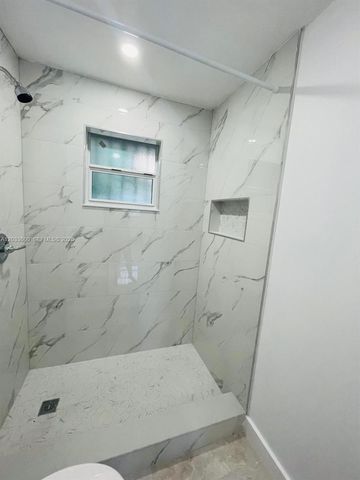 2437 NW 98th St, Miami, FL 33147