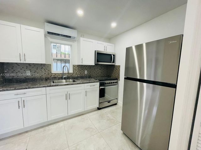 2437 NW 98th St, Miami, FL 33147