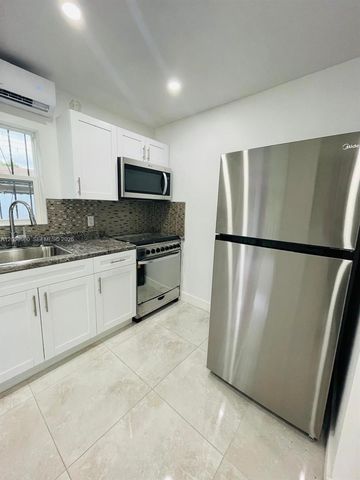 2437 NW 98th St, Miami, FL 33147