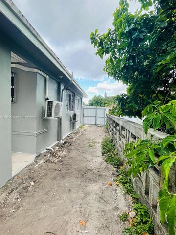 2437 NW 98th St, Miami, FL 33147