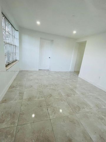 2437 NW 98th St, Miami, FL 33147