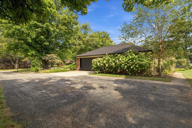 3837 Carleton Drive, Lexington, KY 40510