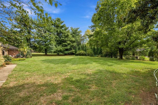3837 Carleton Drive, Lexington, KY 40510