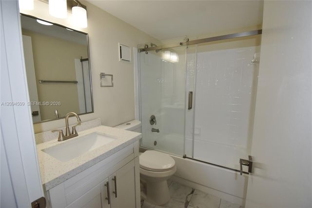 8592 W Sunrise Boulevard 303, Plantation, FL 33322