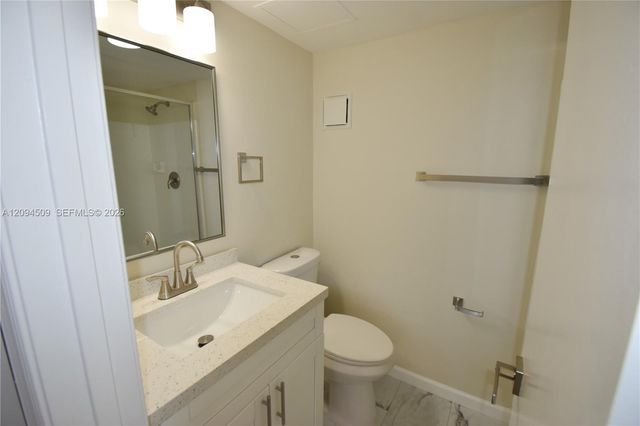 8592 W Sunrise Boulevard 303, Plantation, FL 33322