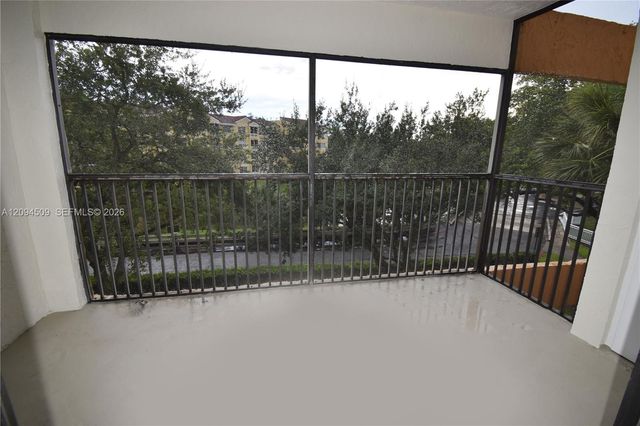 8592 W Sunrise Boulevard 303, Plantation, FL 33322
