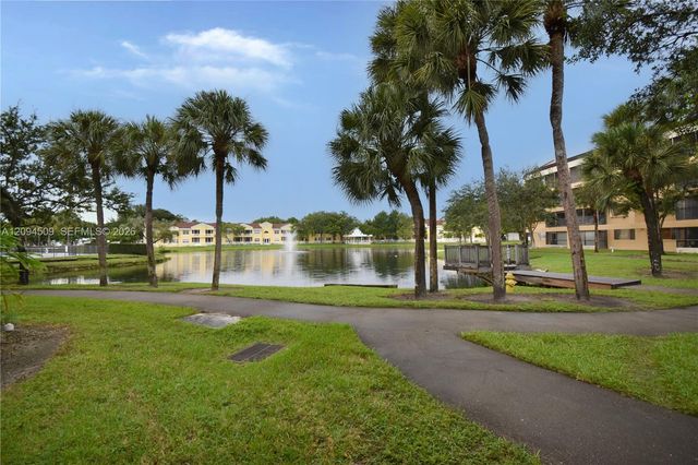 8592 W Sunrise Boulevard 303, Plantation, FL 33322