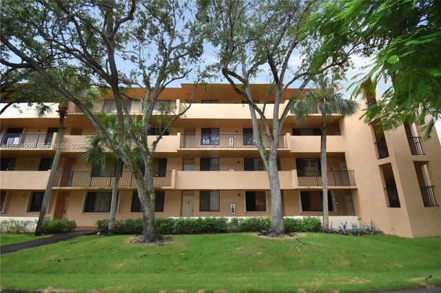 8592 W Sunrise Boulevard 303, Plantation, FL 33322