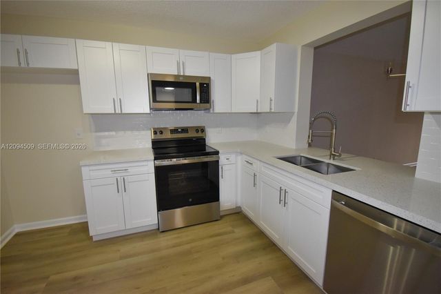 8592 W Sunrise Boulevard 303, Plantation, FL 33322