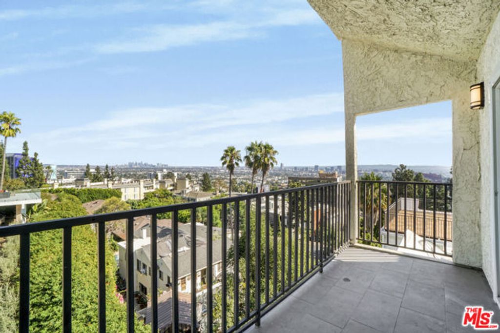 1230 Horn Avenue 605, West Hollywood, CA 90069