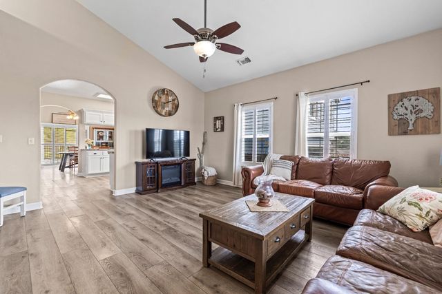 13003 Sweetbriar Ct, Auburn, CA 95603