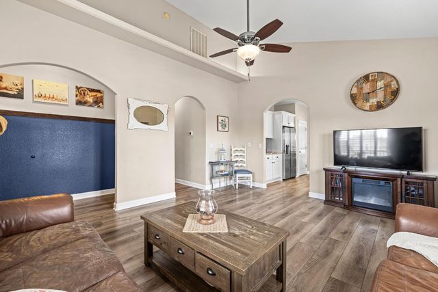 13003 Sweetbriar Ct, Auburn, CA 95603