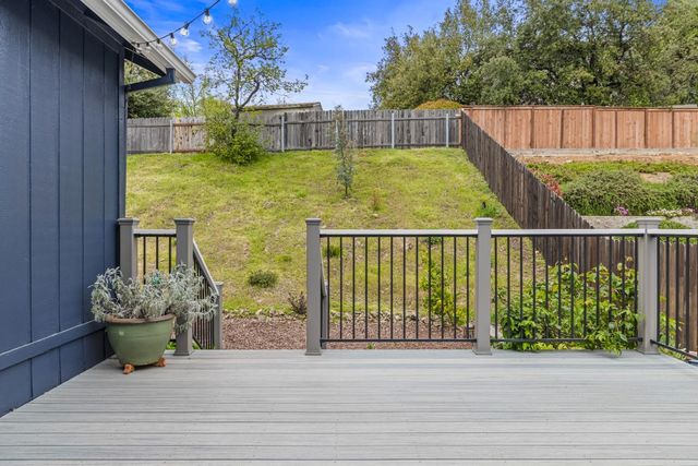 13003 Sweetbriar Ct, Auburn, CA 95603