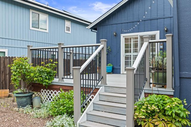 13003 Sweetbriar Ct, Auburn, CA 95603