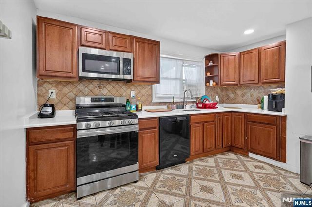 358 Broadway 2, Bayonne, NJ 07002