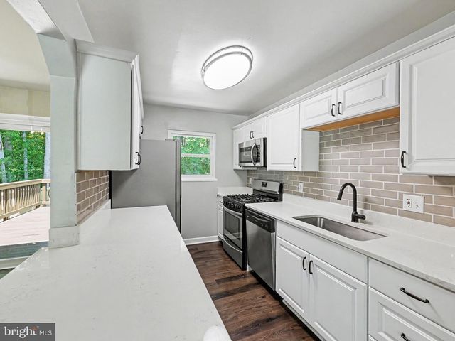 5570 ROWSER DR, Woodbridge, VA 22193