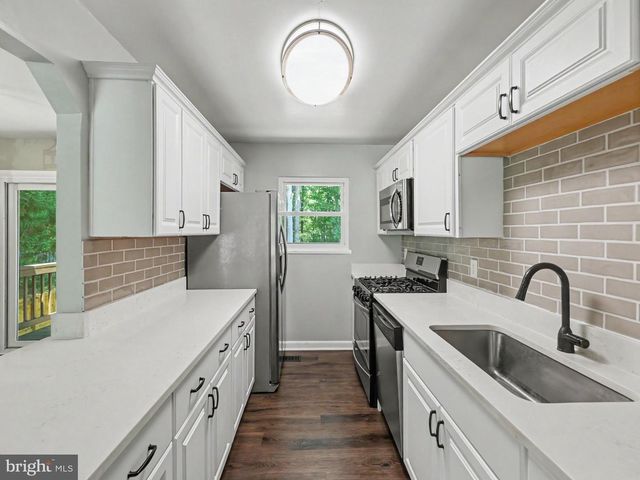 5570 ROWSER DR, Woodbridge, VA 22193