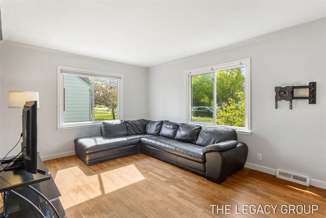 193 E 26th Street, Holland, MI 49423