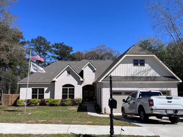 207 Wicklow Dr, Dothan, AL 36303