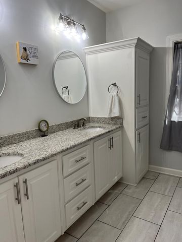 207 Wicklow Dr, Dothan, AL 36303