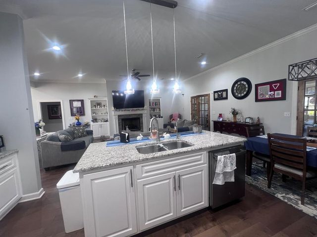 207 Wicklow Dr, Dothan, AL 36303